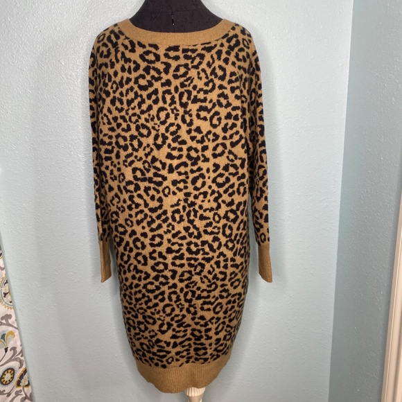 Old Navy Animal Print Sweater Dress - Picture 3 of 10